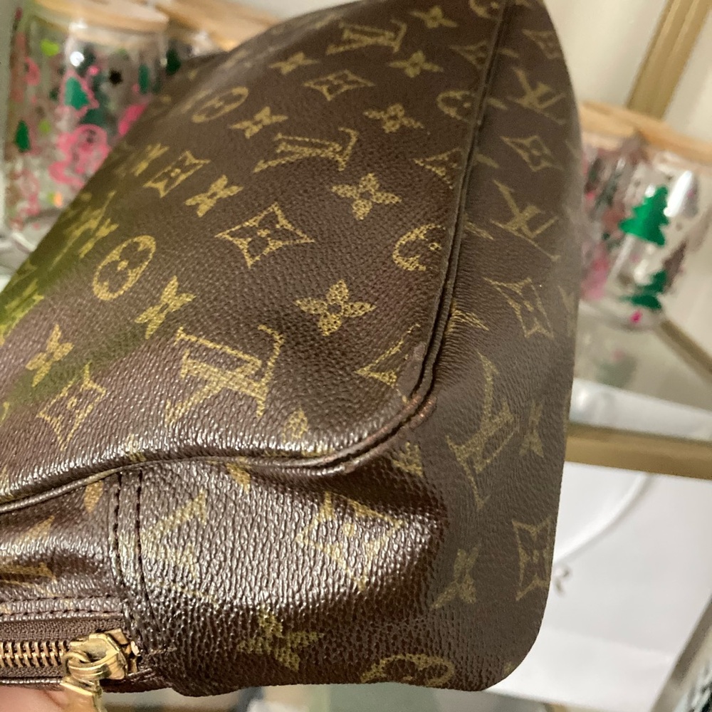 Louis Vuitton Monogram Toiletry Bag TROUSSE 28 - Picture 13 of 14